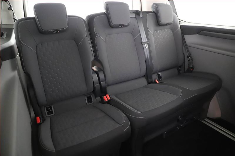 Ford Tourneo Custom (2024) 2.0 EcoBlue - fotka 13 z 21