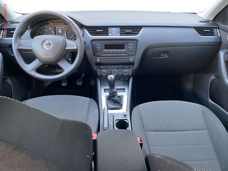 Škoda Octavia (2013) 1.4 TSi, Ambition, AC, park - fotka 8 z 17