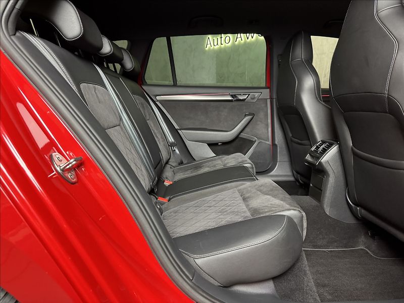 Škoda Superb 1,5 TSi  DSG Sportline Virtual - fotka 14 z 48