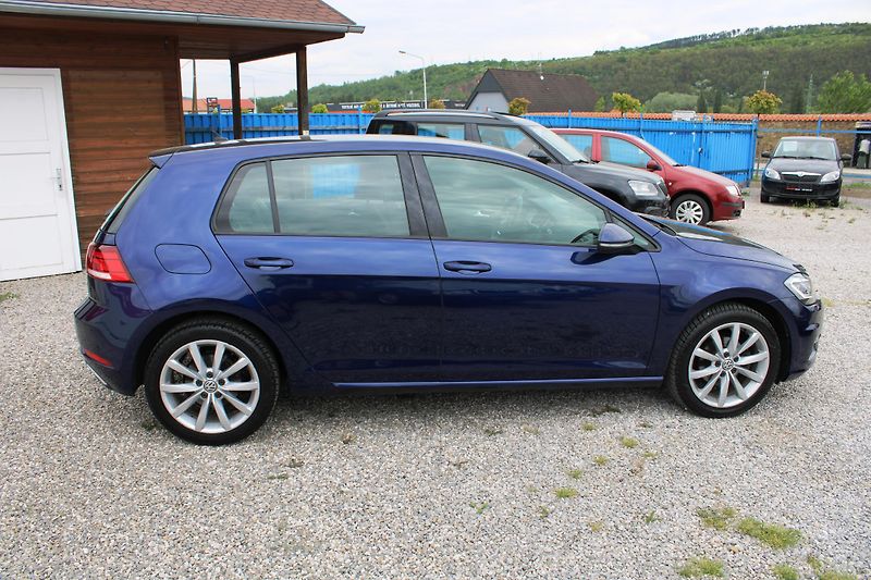 Volkswagen Golf (2017) REZERVACE - fotka 5 z 15