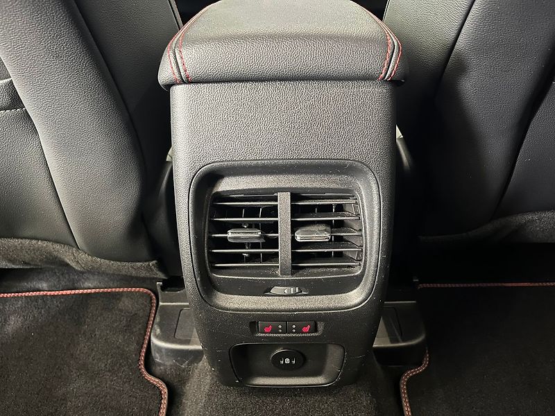 Ford Kuga 2.5 HEV 4x4  ST-LINE X - fotka 35 z 51
