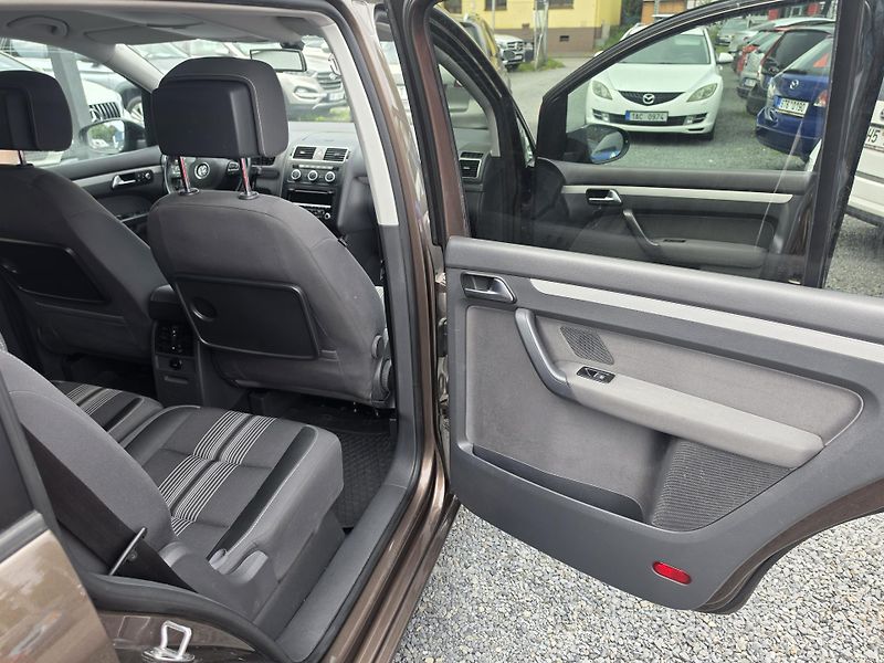 Volkswagen Touran 1.2 TSI 7 Míst Match - fotka 16 z 20