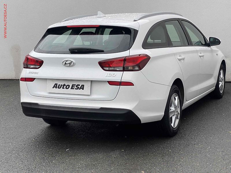 Hyundai i30 (2021) 1.5DPI, 1.maj,ČR, AC - fotka 4 z 16