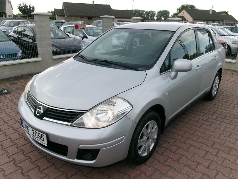 Nissan Tiida (2009) 1,6 16V AC ALU HF BT - fotka 1 z 26