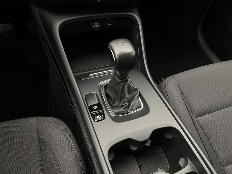 Volvo XC40 D3 MOMENTUM PRO MAN - fotka 22 z 34
