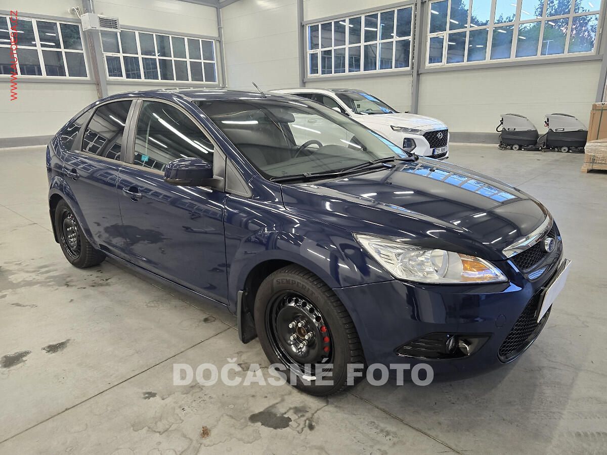 Ford Focus 1.6i, 2.maj,ČR, servis.kniha