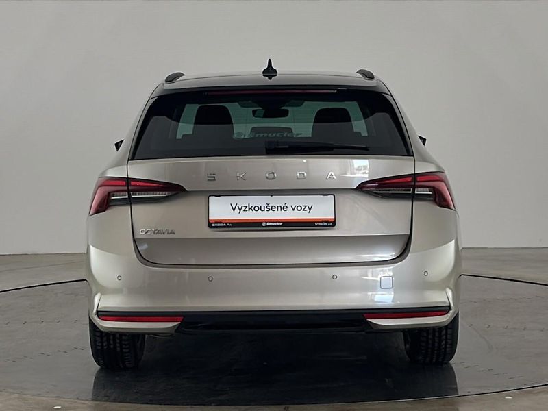 Škoda Octavia Selection - fotka 17 z 28