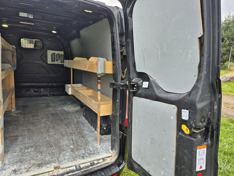 Ford Transit Custom (2015) 2.2 Tdci Long 114Kw  - fotka 21 z 24