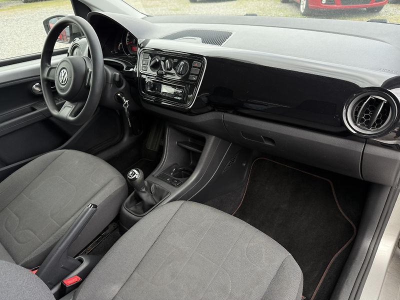 Volkswagen up! 1.0MPi 44kW Klima - fotka 9 z 14