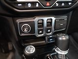 Jeep Wrangler (2021) 2.0 Sahara Overland - náhled 27