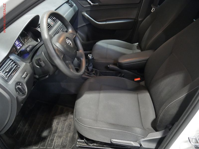 Škoda Rapid (2013) 1.2 TSi, ČR, AC - fotka 9 z 15