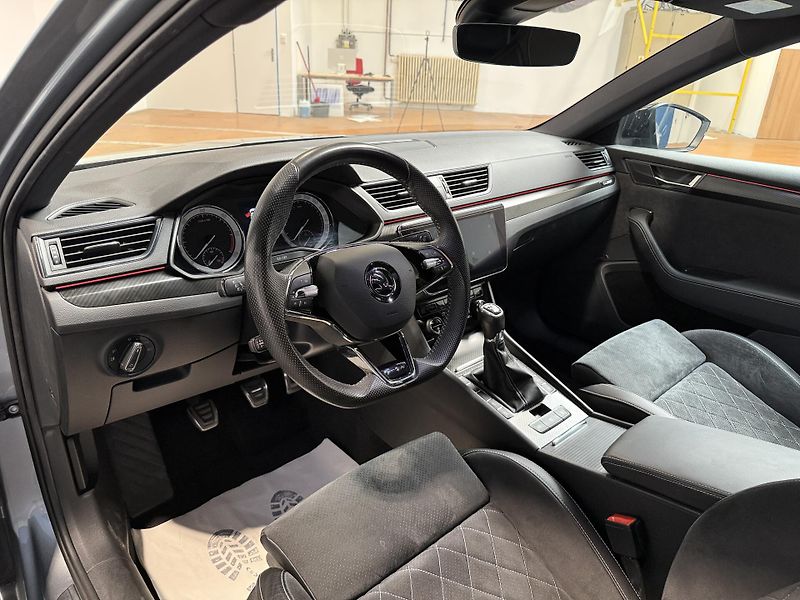Škoda Superb 2.0 TDI 110kW SportLine - fotka 5 z 15