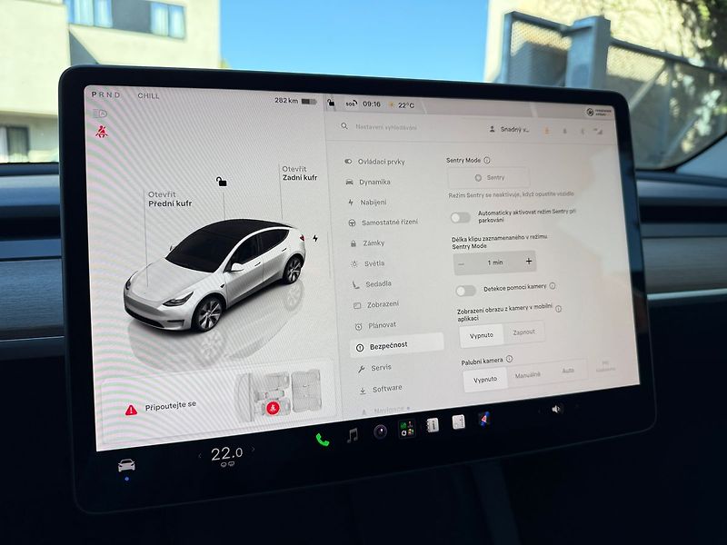 Tesla Model Y Long Range AWD - fotka 23 z 38