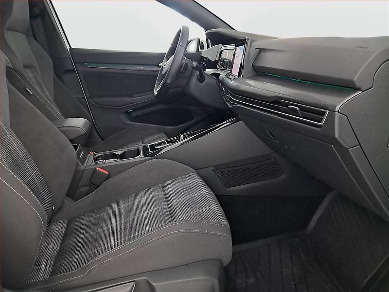 Volkswagen Golf (2024) 2.0 TDI GTD - fotka 9 z 21