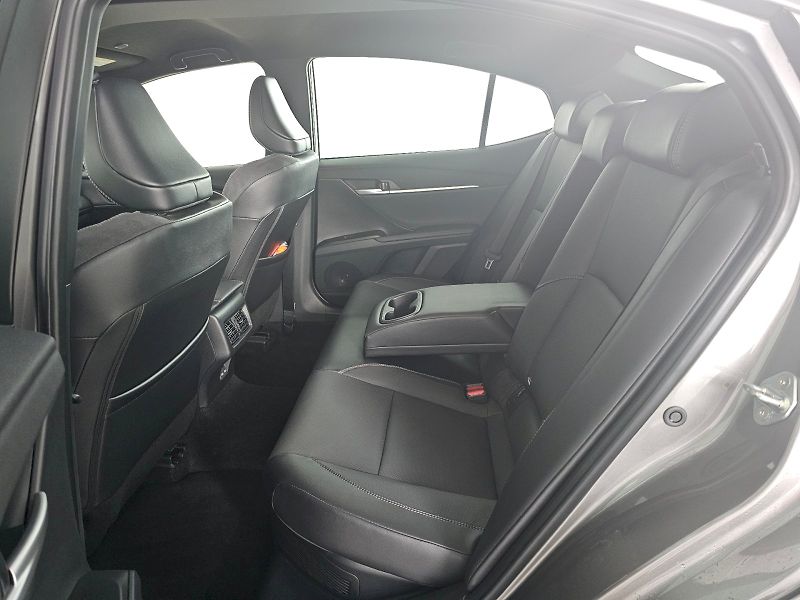 Toyota Camry (2025) 2.5 HEV CVT Prestige 230k - fotka 7 z 25