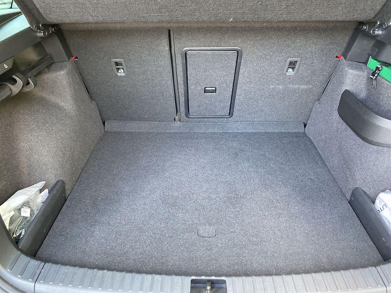 Škoda Karoq (2025) 1.5 TSI Top Selection - fotka 28 z 34