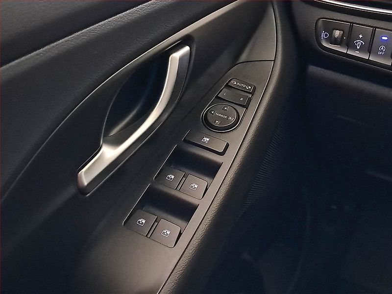 Hyundai i30 (2024) Comfort 1.0 T-GDI, ČR,1.maj - fotka 17 z 18