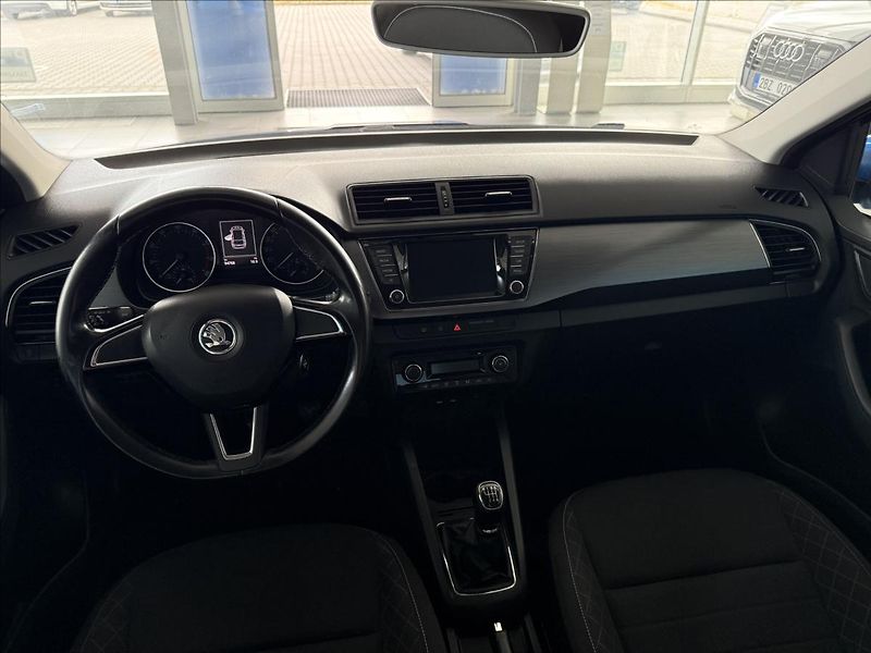 Škoda Fabia 1,2   81KW, STYLE, SERVISKA - fotka 18 z 20