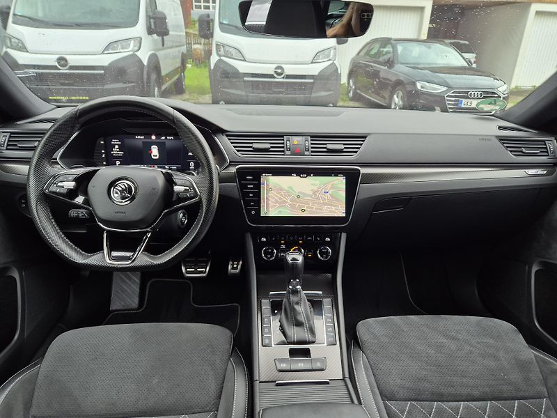 Škoda Superb Combi SPORTLINE 147kw DSG 19AL - fotka 10 z 49