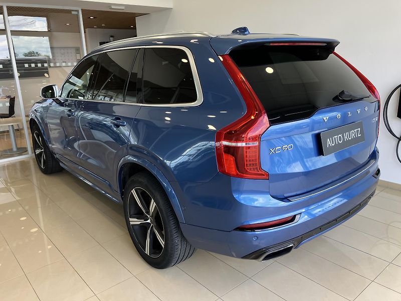 Volvo XC90 D5 AWD R-Design AT8, ČR - fotka 6 z 54