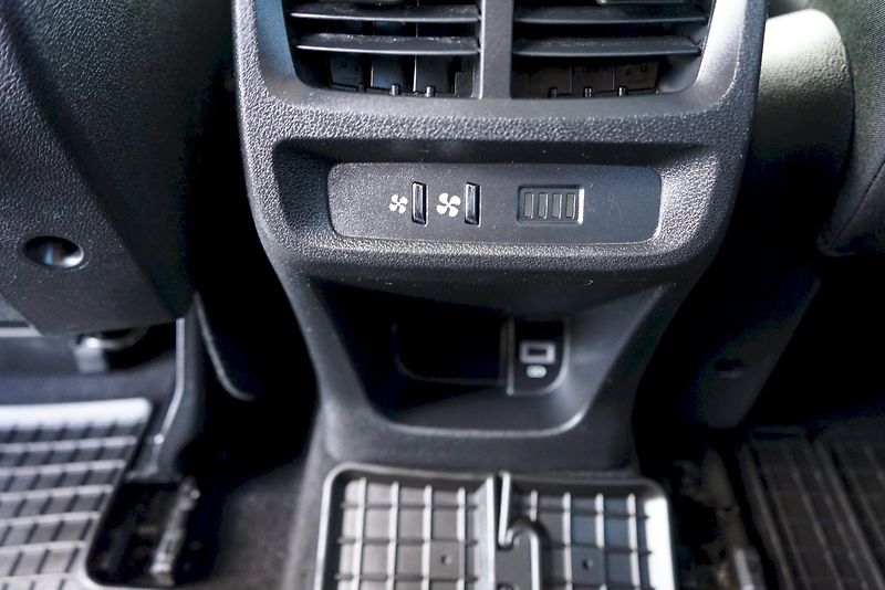 Citroën Berlingo (2019) BlueHDi 130 S&S Shine - Webast - fotka 29 z 30