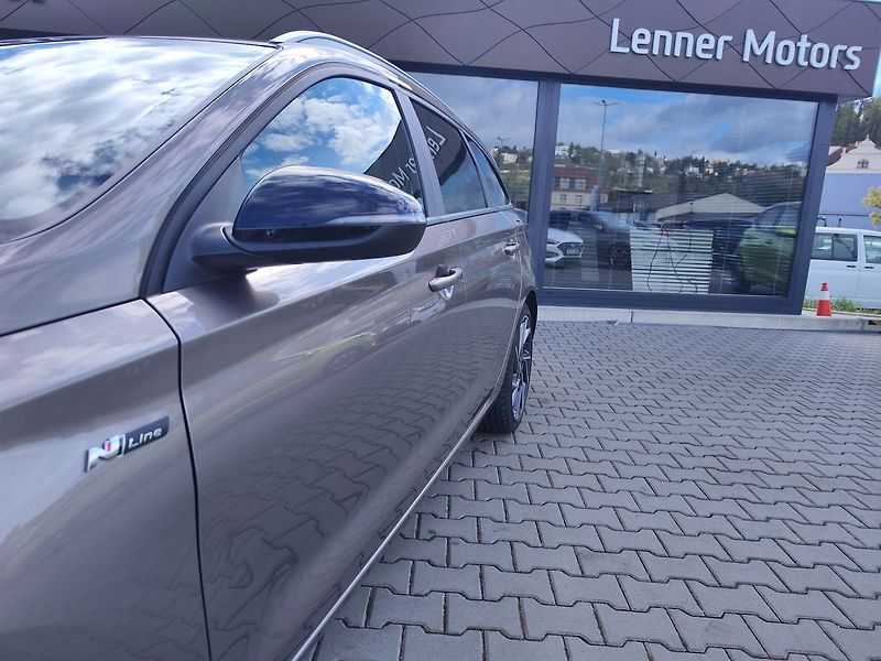 Hyundai i30 1.5 T-GDi/117kW N-Line DCT - fotka 10 z 33