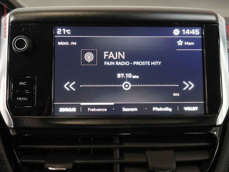 Peugeot 2008 (2018) 1.2PT, 2.maj,ČR, servis - fotka 15 z 17
