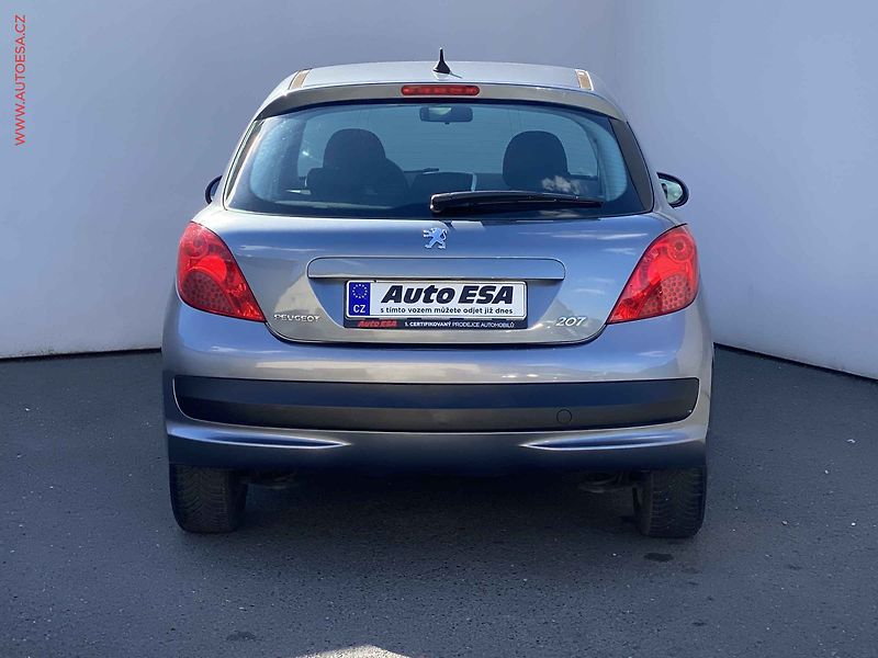 Peugeot 207 (2009) 1.4 i, AC, el. výbava - fotka 5 z 15