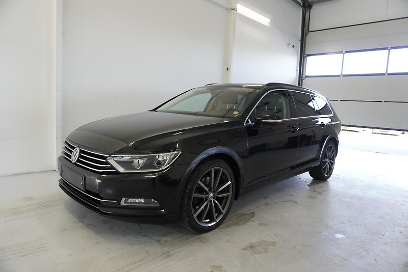Volkswagen Passat 2.0TDi HIGHLINE DSG - fotka 1 z 42