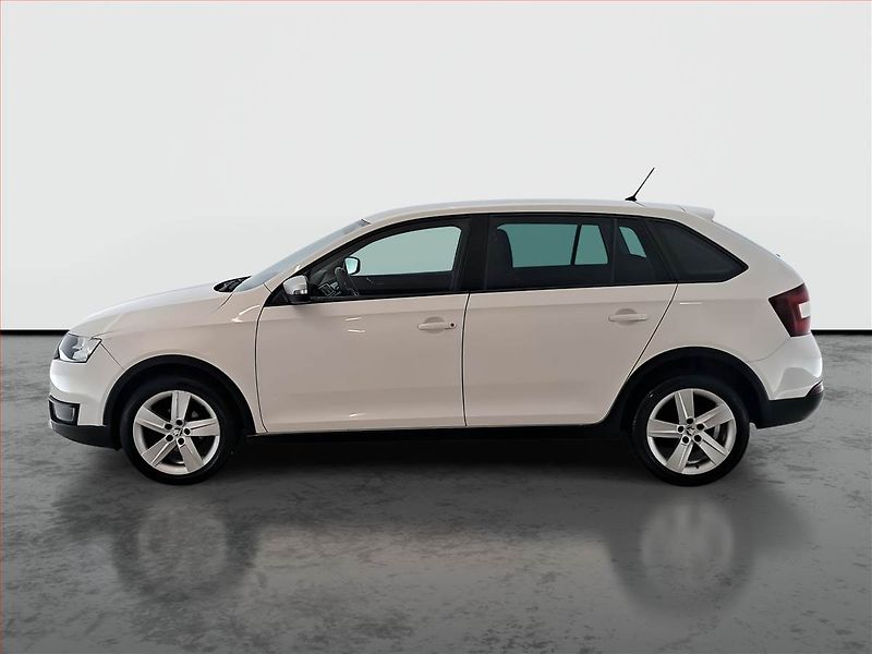 Škoda Rapid (2016) Spaceback 1.4 TDI, Xenony - fotka 3 z 16