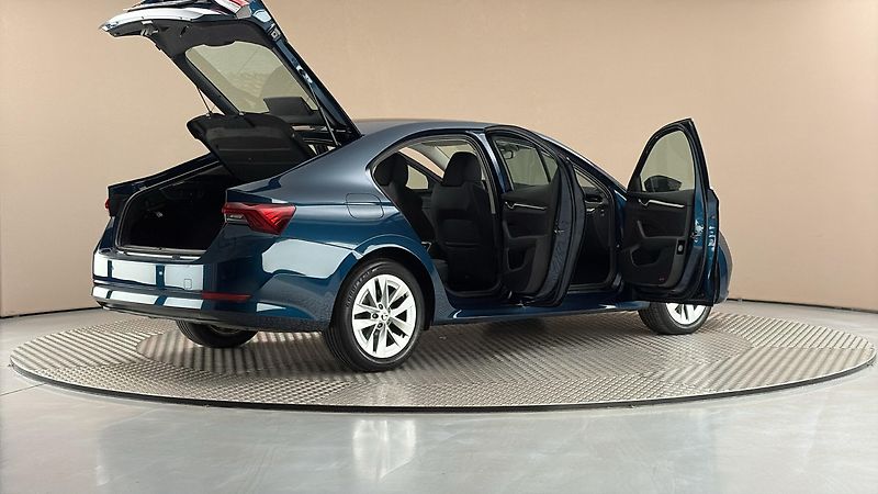 Škoda Octavia 2.0 TDI DSG Style - fotka 6 z 25