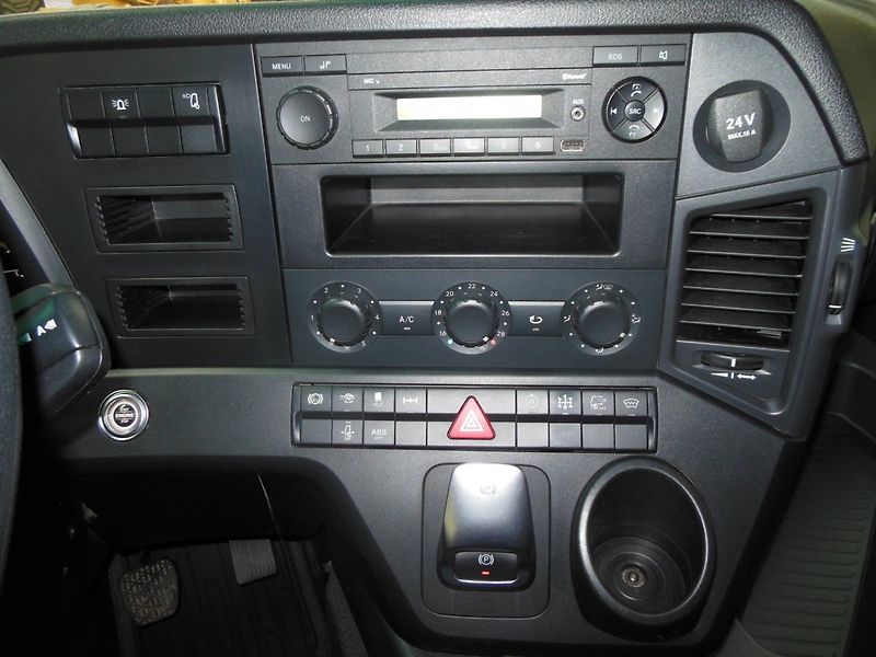 Mercedes-Benz 1832 Arocs, ADR, Cisterna pro - fotka 35 z 39