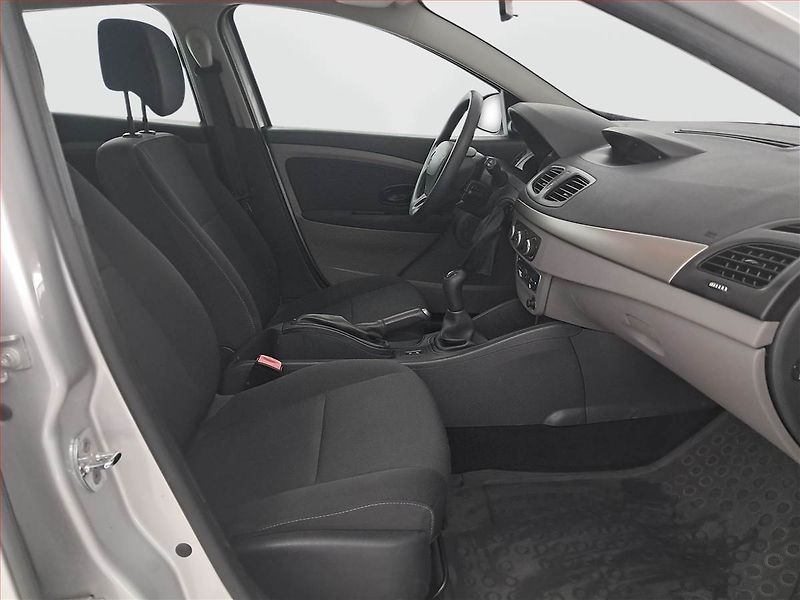 Renault Mégane (2012) Confort 1.6 16V, Tempomat - fotka 9 z 17