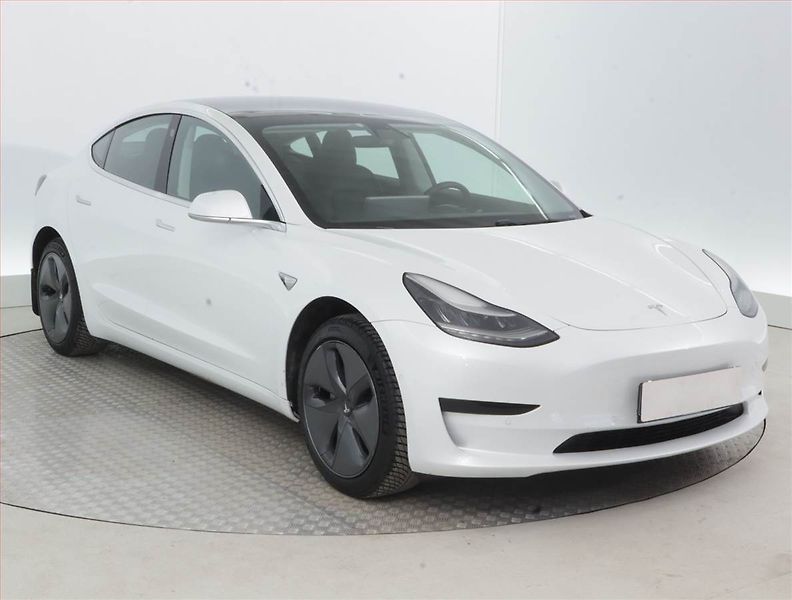 Tesla Model 3 (2019) Std Range Plus 52kWh, SoH 82% - fotografie inzerátu