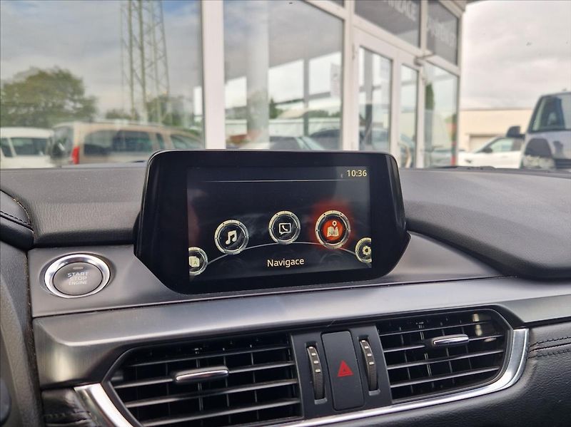 Mazda 6 2,2 D SKYACTIVE, VÝHŘEV NOSIČ - fotka 31 z 42