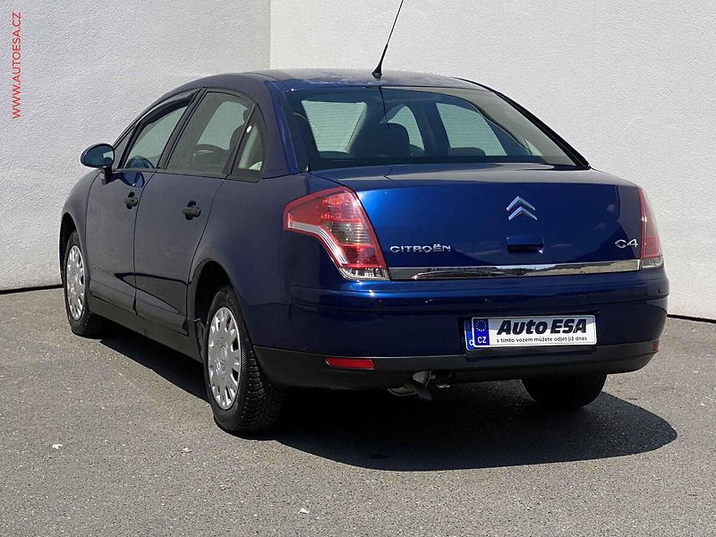 Citroën C4 (2009) 1.6i, ČR, AC, tempo, park - fotka 6 z 15