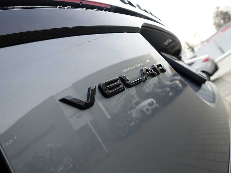 Land Rover Range Rover Velar 3,0 Dynamic SE D300 4x4 aut. - fotka 35 z 38