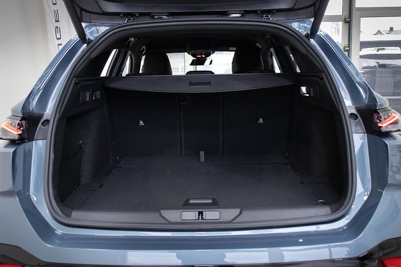 Peugeot 308 SW GT Hybrid 145 e-DCS6 - fotka 7 z 17