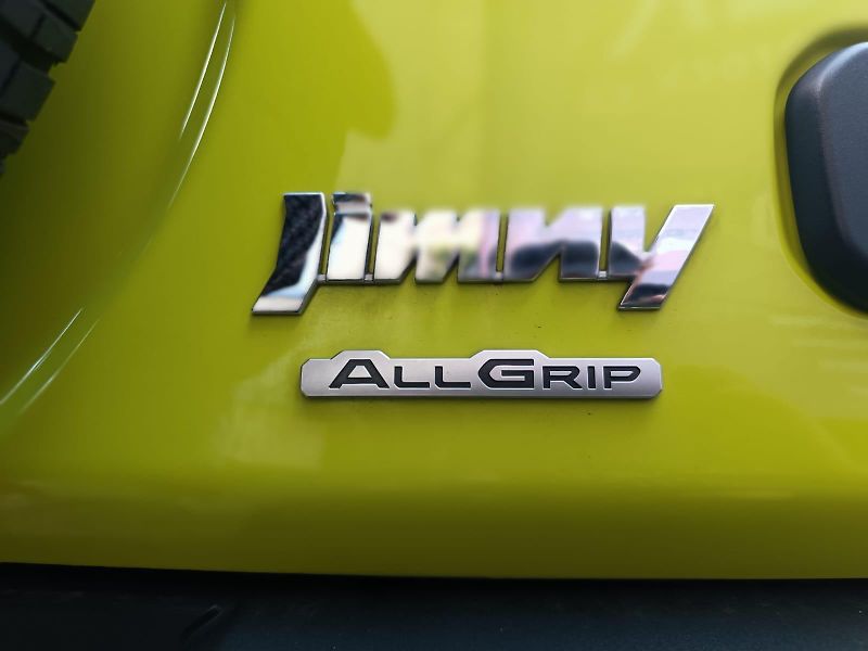 Suzuki Jimny 1.5/75kW,4x4, Comfort+, 4místa - fotka 10 z 38