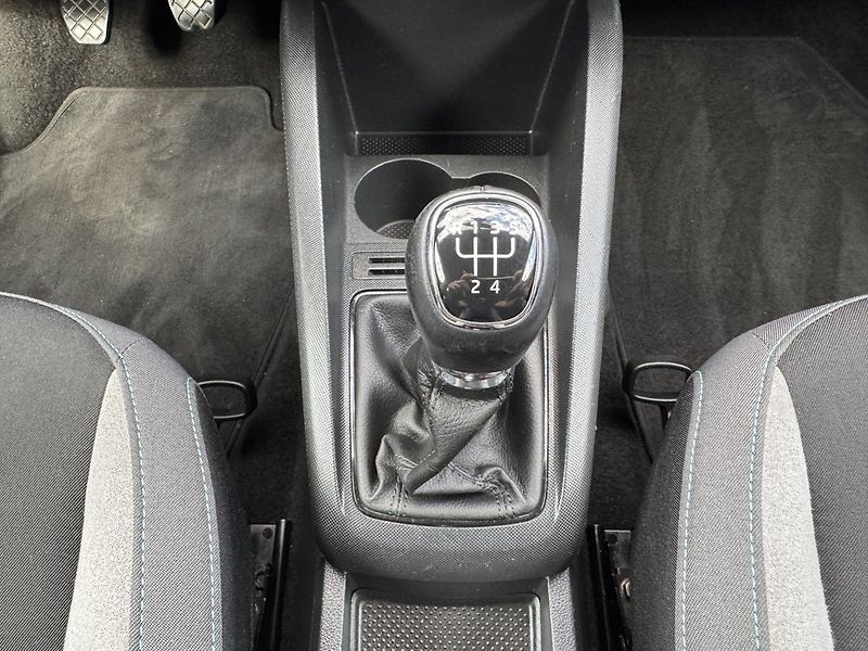 Škoda Fabia (2016) 1.2TSi Joy Navi Digi Klima - fotka 9 z 48