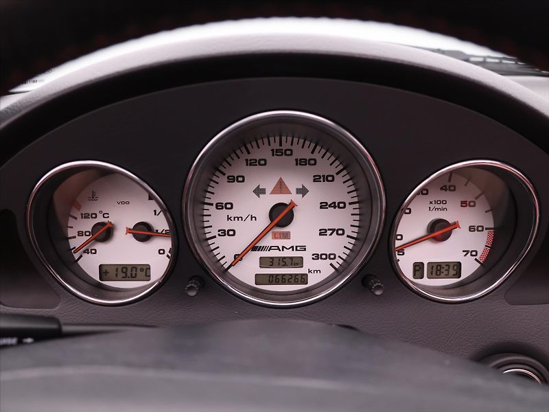 Mercedes-Benz SLK 3,2 32AMG 260kW AT 66tkm DPH - fotka 25 z 34