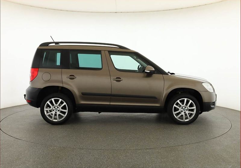 Škoda Yeti (2011) 2.0 TDI, 4X4, Navi, Tempomat - fotka 6 z 18