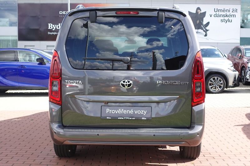Toyota ProAce City Verso 1.5D-4D M/T Family 7míst - fotka 5 z 32