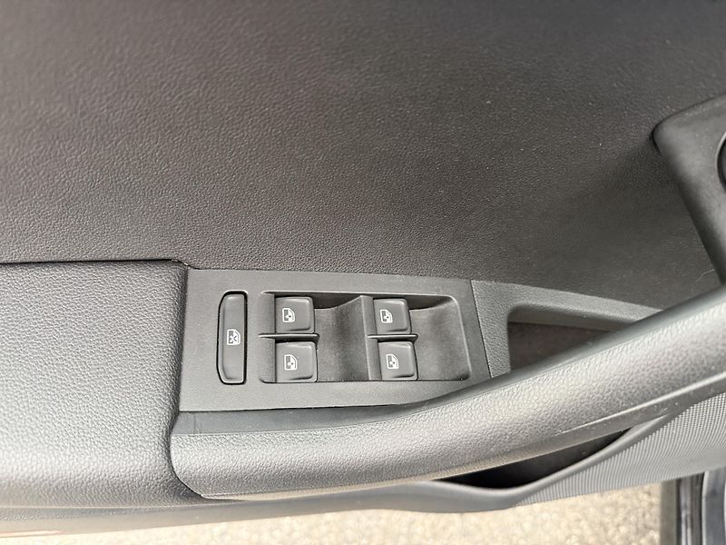 Škoda Octavia 1.0 TSI 85KW  - fotka 17 z 32