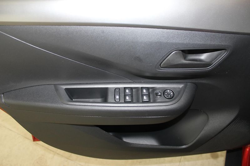 Opel Frontera (2026) Edition Hybrid 1.2 TURBO 81kW - fotka 14 z 16