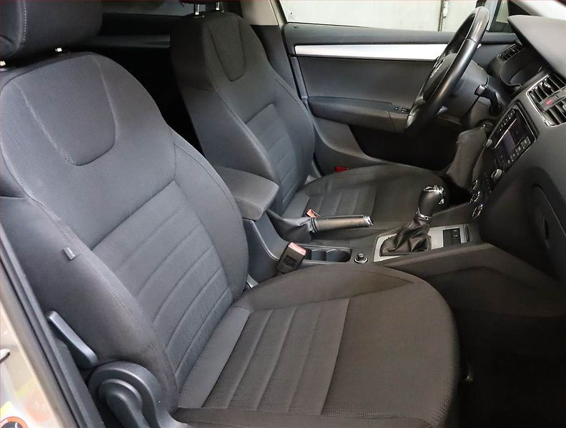 Škoda Octavia (2014) Elegance 2.0 TDI, Automat - fotka 9 z 20