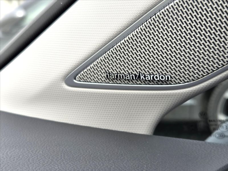 Volkswagen Golf 1,5 eTSi 110kW DSG Tov.záruka - fotka 20 z 23