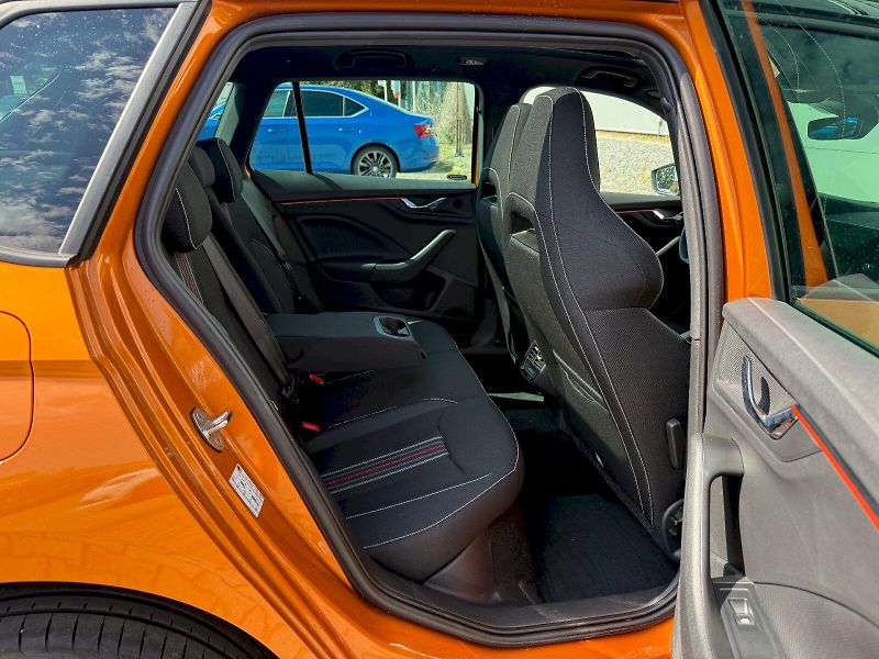 Škoda Kamiq (2025) 1.0 TSI 85 kW Monte Carlo - fotka 22 z 23