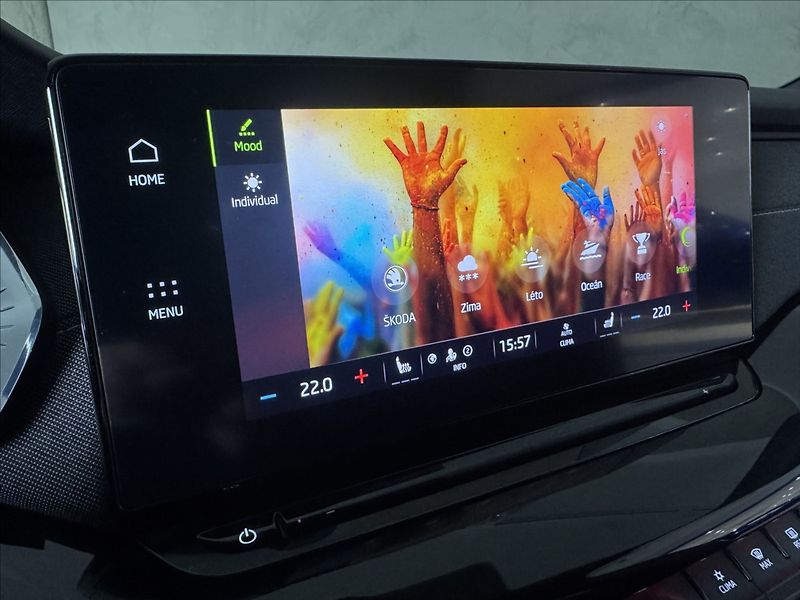 Škoda Octavia 2,0 TDi  Sportline Virtual LED - fotka 41 z 49