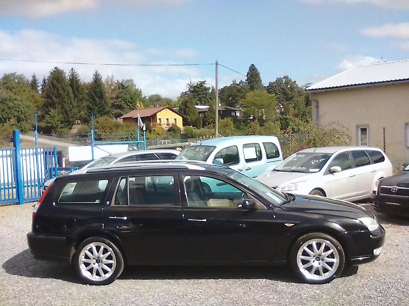 Ford Mondeo (2007) 1.8i 16V Ghia , závěs - fotka 2 z 35